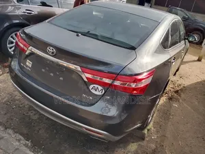 2014 Toyota Avalon XLE Sedan - Kai tsaye daga Belgium
