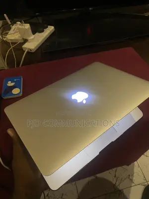 Apple MacBook Air 2013 4GB Intel Core i5 128GB SSD