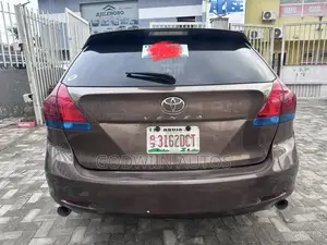 Toyota Venza V6 AWD Brown 2011