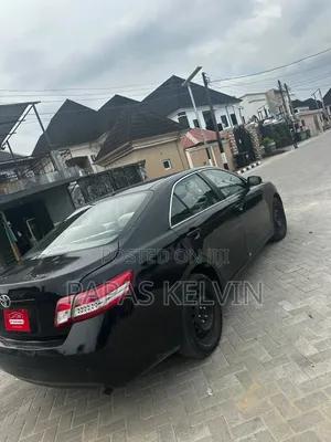 2011 Toyota Camry LE 2.5L Sedan - Black