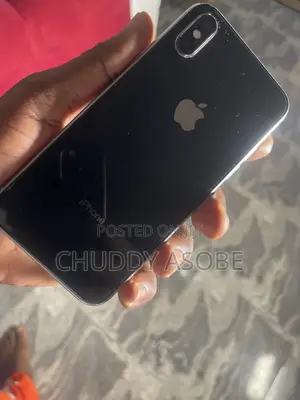 Apple iPhone X 64GB Baki