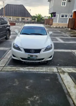 Lexus IS 350 2012 Fari