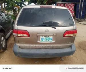 Toyota Sienna CE 2003 Gold