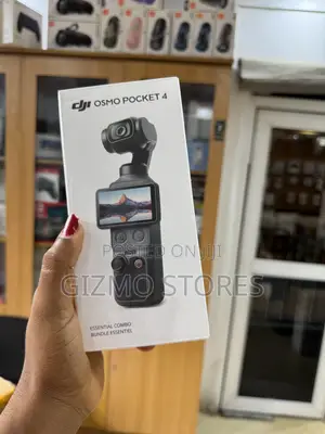 DJI Osmo Pocket 4 Combo