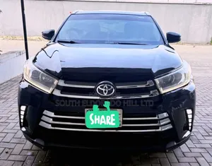 Toyota Highlander Limited AWD SUV ta 2015
