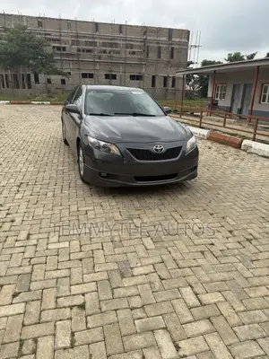 2009 Toyota Camry SE V6 Sedan - Grey
