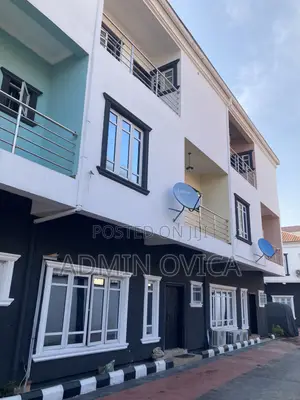 3-Bedroom Townhouse/Terrace don haya a Ikeja GRA
