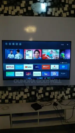 LG 45" Flat Screen Smart TV (An Yi Amfani Da Shi)