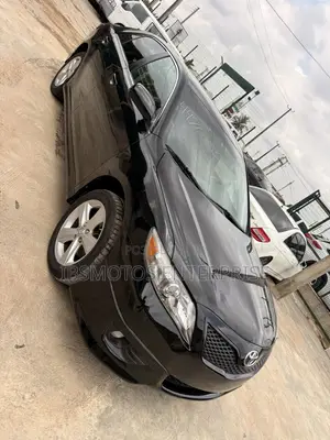 2010 Toyota Camry SE 2.5L Sedan - Wadda Aka Shigo Da Ita