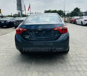 Toyota Corolla LE 2019 1.8L Blue
