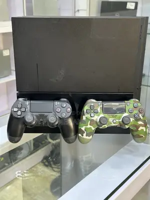 PlayStation 4 (PS4) Console