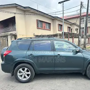 Toyota RAV4 2010 Green