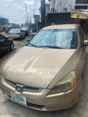 Honda Accord 2005 Gold