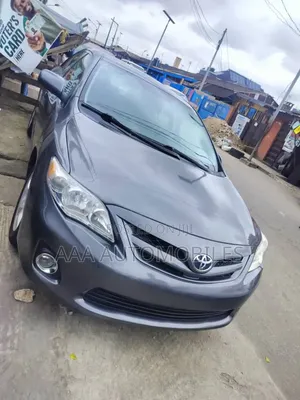 Toyota Corolla LE 2011