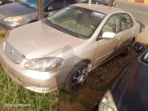 Toyota Corolla 2004 Zinariya