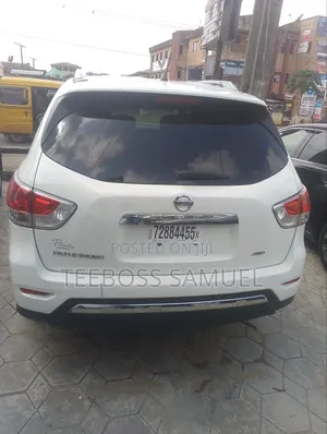 Nissan Pathfinder Platinum SUV 4WD 2015