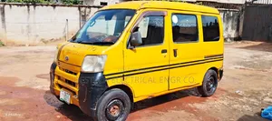 Daihatsu Gran Max Mini Bus 2010 Yellow