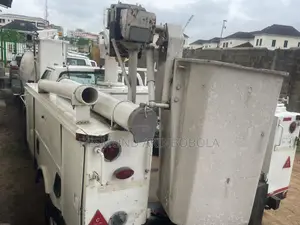 Ford Manlift Truck - Na Amfani