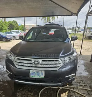 Toyota Highlander 2011 Baki