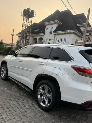 Toyota Highlander Limited SUV ta 2015