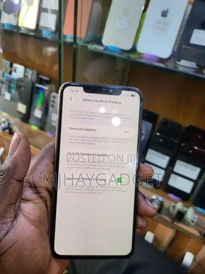 Apple iPhone 11 Pro Max 64GB Gold