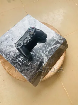 PS4 Fat 500GB da aka yi amfani da shi a kasashen waje, ba a hacked ba