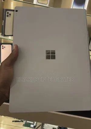 Microsoft Surface Laptop 14" 8GB RAM Intel Core i7 256GB SSD