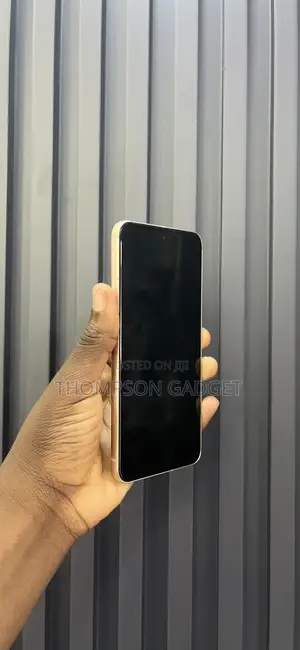 Google Pixel 8 256GB Zinariya