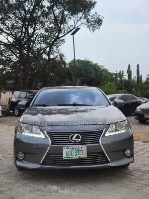 2014 Lexus ES 350 FWD Sedan - Full Option