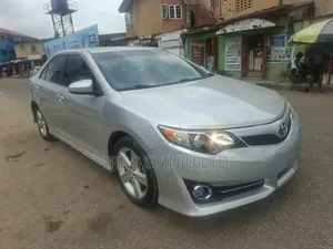 Toyota Camry SE 2014 Silver