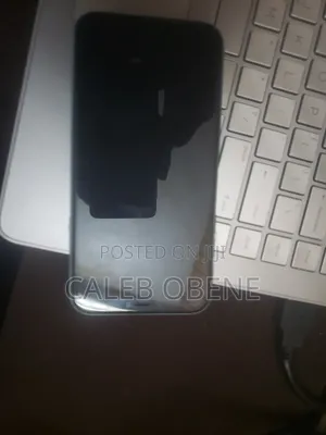 Apple iPhone 11 64GB Green (Needs Panel Replacement)