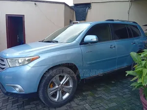 Toyota Highlander 2010 Green