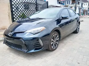 2017 Toyota Corolla XSE Sedan