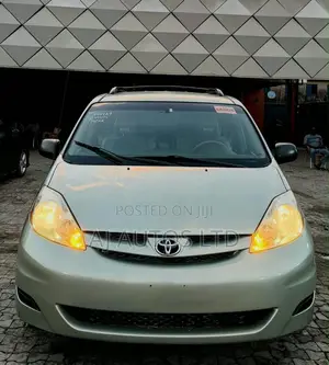2006 Toyota Sienna CE FWD Minivan