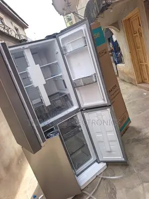 Hisense 54-WC Inverter Refrigerator Mai Ƙofofi Huɗu
