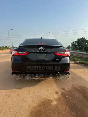 Toyota Camry SE 2023 Baki