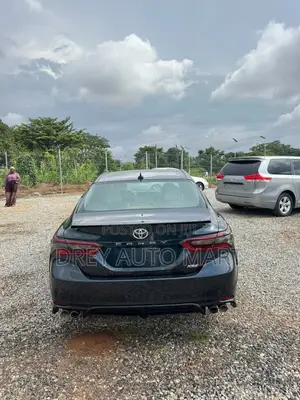 Toyota Camry XSE FWD 2018