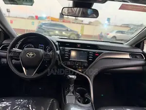 2019 Toyota Camry SE (2.5L) - Foreign Used