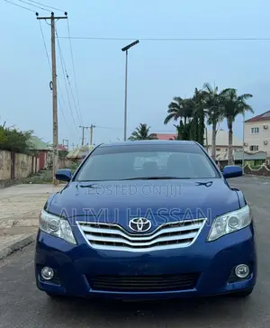 Toyota Camry 2011 XLE - Mai Rajista Mai Tsabta
