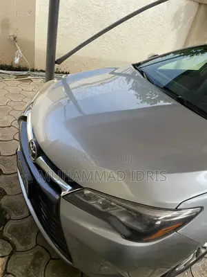 2016 Toyota Camry XLE V6 Sedan - Silver