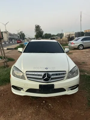 Mercedes-Benz C300 2010 Fari