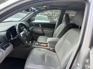Toyota Highlander Limited 3.5L SUV 2013
