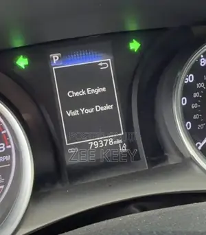 2018 Toyota Camry SE FWD (2.5L) White