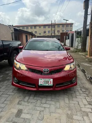 Toyota Camry SE 3.5L 2014 Jaja