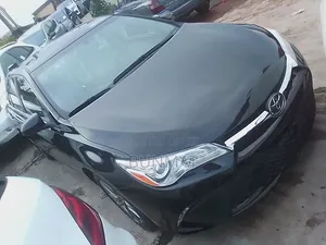 2017 Toyota Camry SE 2.5L Petrol Sedan