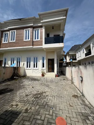 4 Bedroom Duplex da BQ don Sawa a Chevron, Lekki