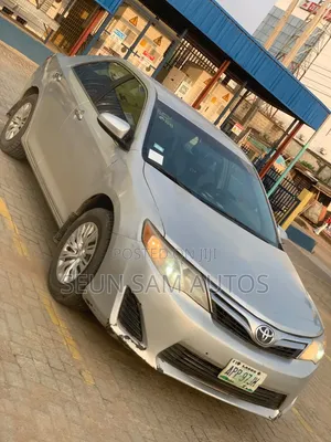 Toyota Camry 2012 Silver