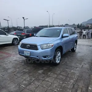 Toyota Highlander 2010 Shuɗi