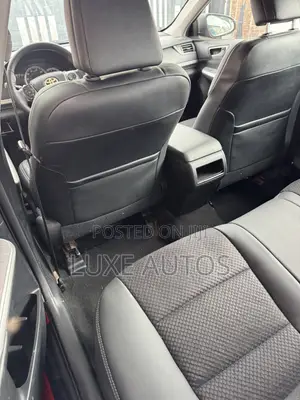 2014 Toyota Camry SE Sedan - Red
