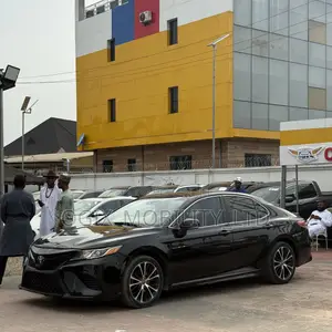 2018 Toyota Camry SE FWD 2.5L Black